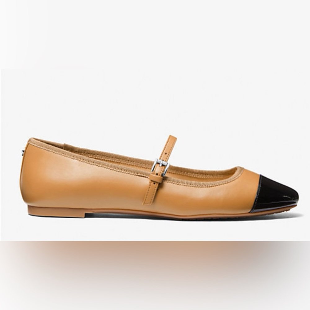 Michael Kors Mae Leather Ballet Flat. Size 9. Pale peanut